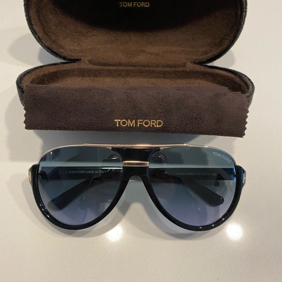 Brand new Tom Ford sunglasses worn once. $600 new - Picture 1 of 4